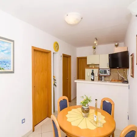 Bella Vista - Two Bedroom With Terrace Appartement