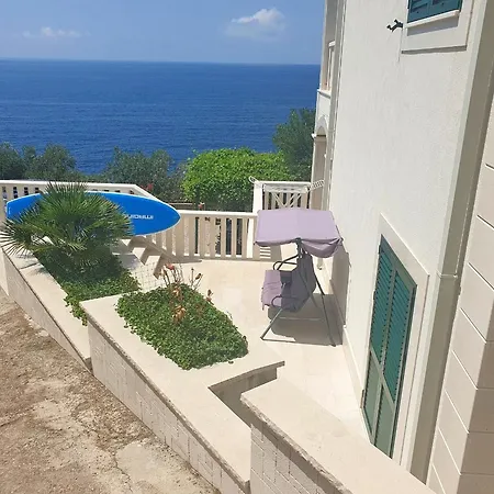 Bella Vista - Two Bedroom With Terrace